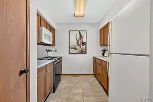 13711 La Conte Ct, Unincorporated, MO 63128 - Photo 2