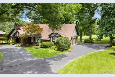 56 Meadowbrook Country Club Estate, Ballwin, MO 63011 - Photo 2