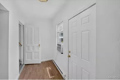 4107 Schiller Place, Saint Louis, MO 63116 - Photo 4