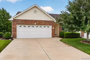 51 Huntgate Dr, Saint Peters, MO 63376 - Photo 1