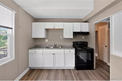 10443 Durness Drive, Saint Louis, MO 63137 - Photo 8