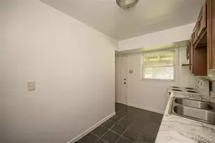 207 Midlothian Rd, Saint Louis, MO 63137 - Photo 14