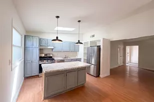 30 Graeler Dr, Saint Louis, MO 63146 - Photo 2