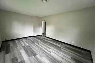 720 Beardsley Ct, Saint Louis, MO 63135 - Photo 2