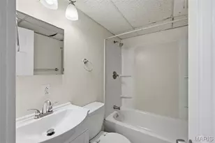 3850 Kingsland Ct, Saint Louis, MO 63116 - Photo 32