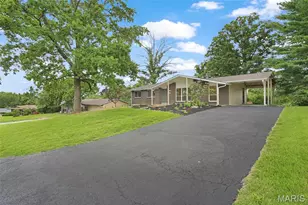 1036 Orchard Lakes Dr, Saint Louis, MO 63146 - Photo 2