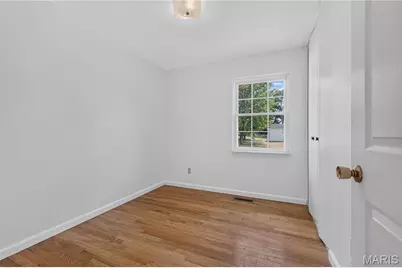 5421 Valleyside Lane, Saint Louis, MO 63128 - Photo 8