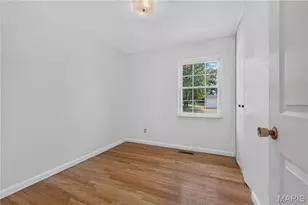 5421 Valleyside Ln, Saint Louis, MO 63128 - Photo 8
