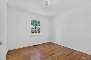 5421 Valleyside Ln, Saint Louis, MO 63128 - Photo 10