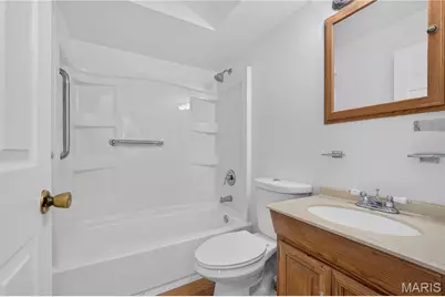5421 Valleyside Lane, Saint Louis, MO 63128 - Photo 16