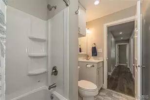 918 Crestland Dr, Ballwin, MO 63011 - Photo 12