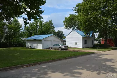 602 Moore Street, Farmington, MO 63640 - Photo 2