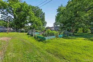 10500 Toelle Ln, Saint Louis, MO 63137 - Photo 12