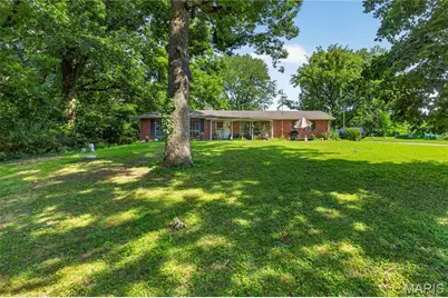 10500 Toelle Lane, Saint Louis, MO 63137 - Photo 4