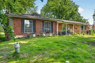 10500 Toelle Ln, Saint Louis, MO 63137 - Photo 1