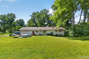 10500 Toelle Ln, Saint Louis, MO 63137 - Photo 8