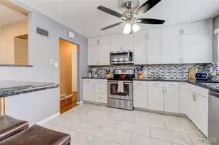 7200 Marlton Ln, Saint Louis, MO 63123 - Photo 10