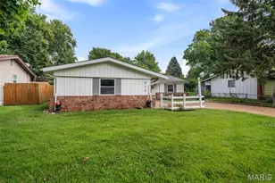 573 Coach Light Ln, Hazelwood, MO 63042 - Photo 32