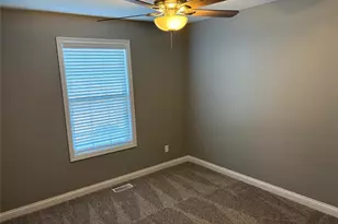 434 Honeysuckle Creek Dr Dr, Wentzville, MO 63385 - Photo 8