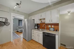 8139 S Laclede Station Rd, Saint Louis, MO 63123 - Photo 10