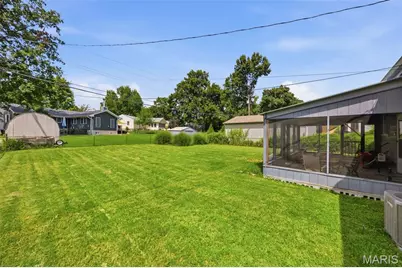 8139 S Laclede Station Road, Saint Louis, MO 63123 - Photo 26