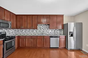 1731 Preston Centre Dr, Fenton, MO 63026 - Photo 12