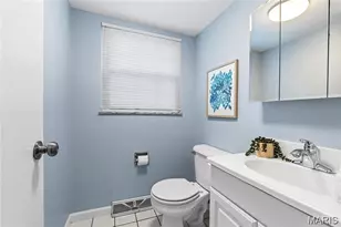 617 Candleberry Ct, Kirkwood, MO 63122 - Photo 8