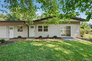 13 Castle Dr, Florissant, MO 63034 - Photo 28