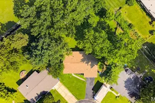 5 Filly Ct, Florissant, MO 63033 - Photo 6