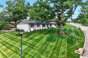 45 Orange Hills Dr, Chesterfield, MO 63017 - Photo 2