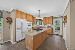 3149 Crystal Lake Dr, Saint Louis, MO 63129 - Photo 16