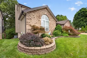 3149 Crystal Lake Dr, Saint Louis, MO 63129 - Photo 6
