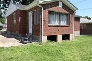 120 Madonna Dr, Saint Louis, MO 63121 - Photo 2