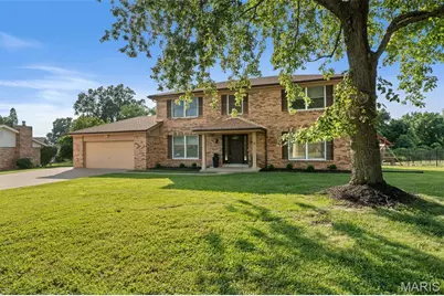 421 Falaise Drive, Saint Louis, MO 63141 - Photo 1