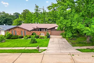 513 Glan Tai Dr, Manchester, MO 63011 - Photo 1