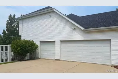 1519 Oakland Hills Drive, O'Fallon, MO 63366 - Photo 2