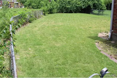 9120 Gast Place, Saint Louis, MO 63137 - Photo 6