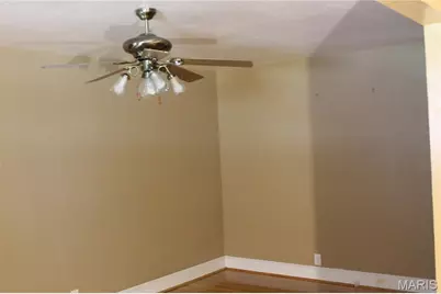 9120 Gast Place, Saint Louis, MO 63137 - Photo 8