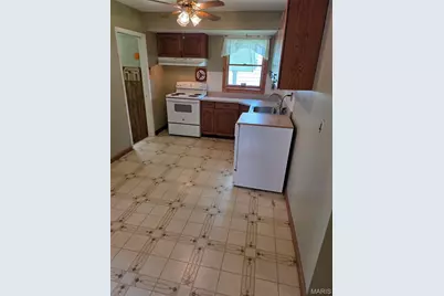 10519 Lilac Avenue, Saint Louis, MO 63137 - Photo 8