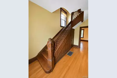5025 Raymond Avenue, Saint Louis, MO 63113 - Photo 2