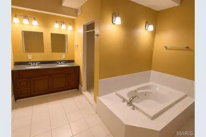 5025 Raymond Avenue, Saint Louis, MO 63113 - Photo 22
