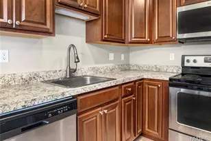 16538 Victoria Crossing Dr, Grover, MO 63040 - Photo 4