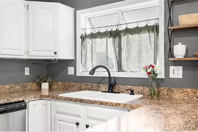 6339 Treehouse Trail, Saint Louis, MO 63129 - Photo 16