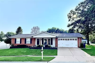 6339 Treehouse Trail, Saint Louis, MO 63129 - Photo 1