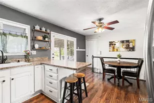6339 Treehouse Trail, Saint Louis, MO 63129 - Photo 20
