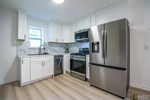 1036 Groby Rd, University City, MO 63130 - Photo 14