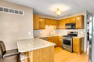 5661 Chalet Hill Dr, Saint Louis, MO 63129 - Photo 10