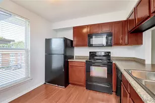 1937 Greenpoint Dr, Kirkwood, MO 63122 - Photo 22