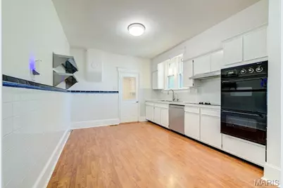 9051 Burton Avenue, Overland, MO 63114 - Photo 18