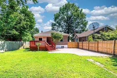 9051 Burton Avenue, Overland, MO 63114 - Photo 38